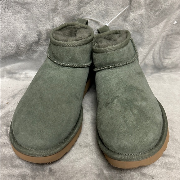 UGG CLASSIC ULTRA MINI BOOTS SIZE 7 - Picture 3 of 9